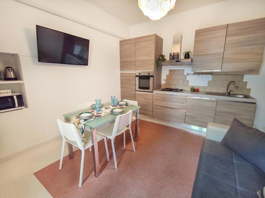 Casa Chiara In Centro Con Corte Privata San Benedetto del Tronto Kültér fotó