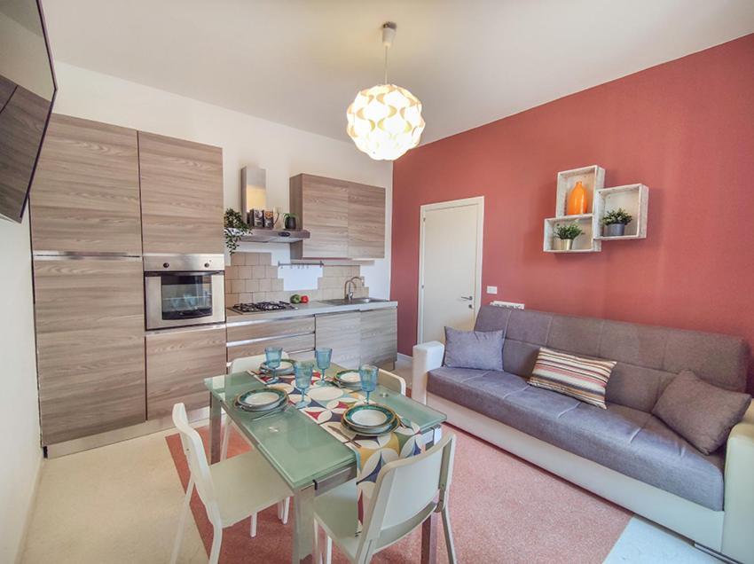 Casa Chiara In Centro Con Corte Privata San Benedetto del Tronto Kültér fotó